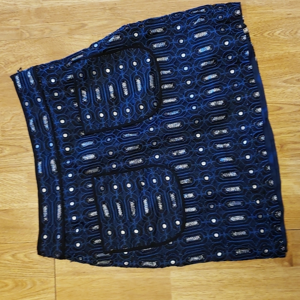 LOFT black embroidered skirt size 2